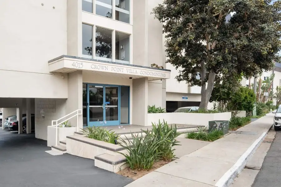 4015 Crown Point #104, San Diego, CA 92109 - #3