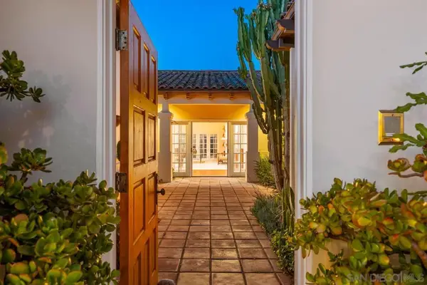 Address Withheld By Seller, San Diego, CA 92128
