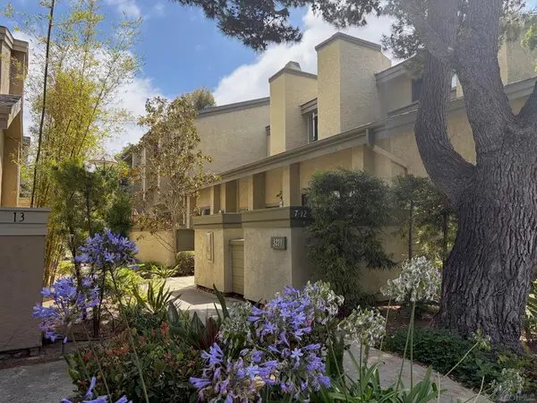 3211 Caminito Eastbluff #9, La Jolla, CA 92037