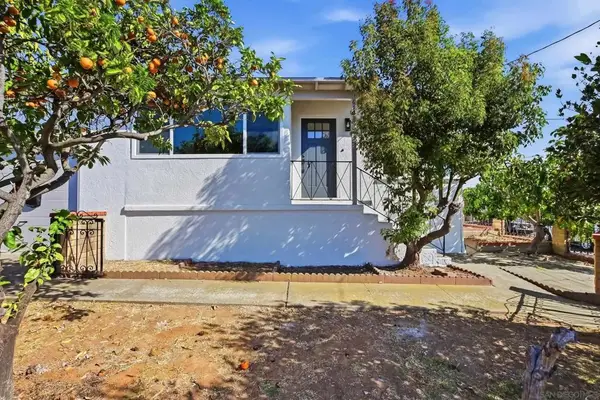 6121 Cumberland St, San Diego, CA 92139