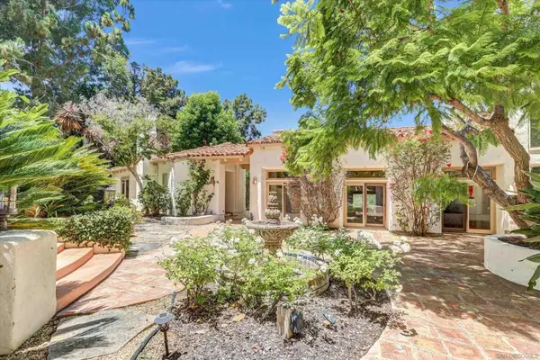 16722 Via Lago Azul, Rancho Santa Fe, CA 92067