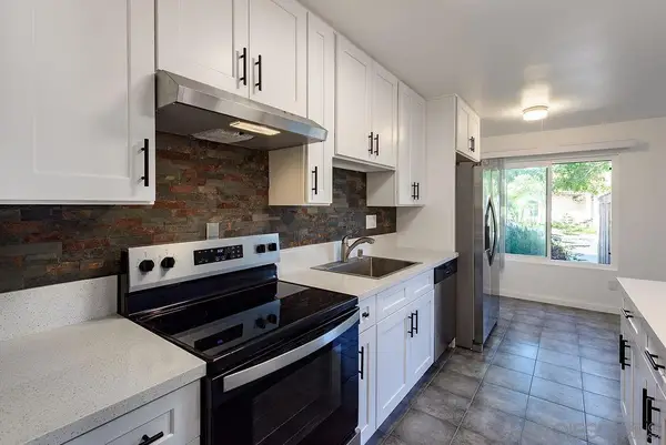 2388 Grand, San Diego, CA 92109