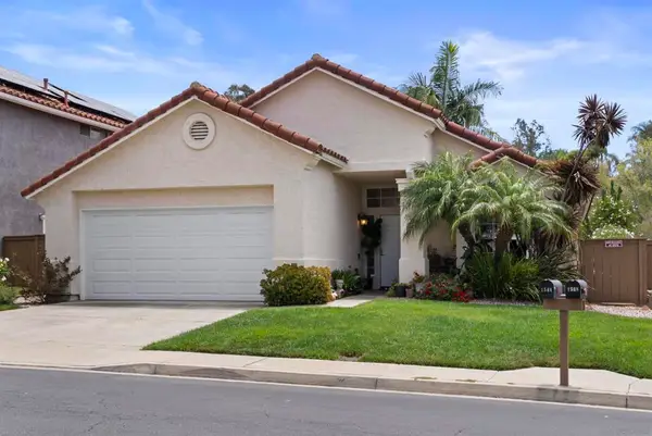 1544 Harbor Dr, Vista, CA 92081