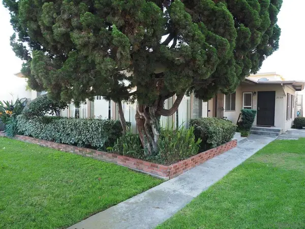 2127 2131 1/2 Felspar, San Diego, CA 92109