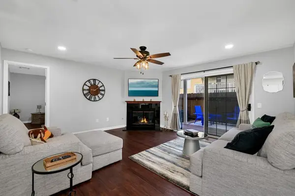 1352 Palomar, Vista, CA 92084
