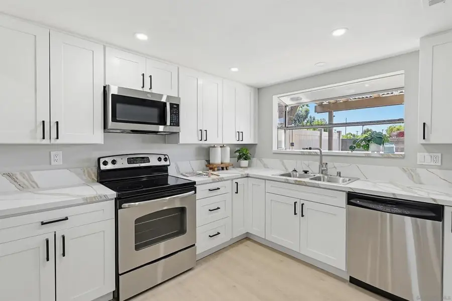 980 E Main #A, El Cajon, CA 92021 - #3
