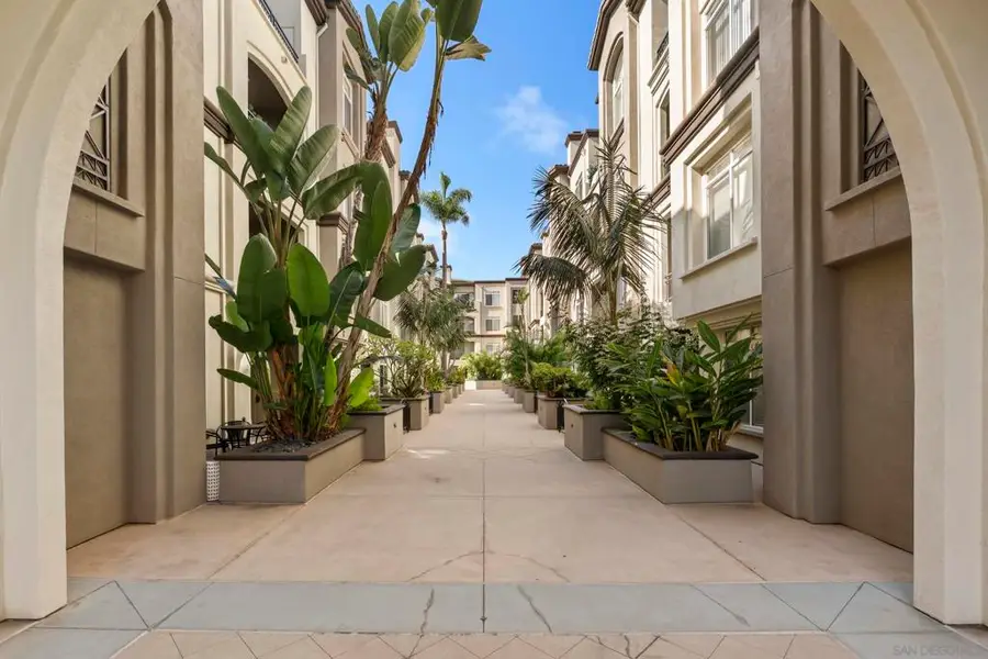 9263 Regents Rd #B204, La Jolla, CA 92037 - #2