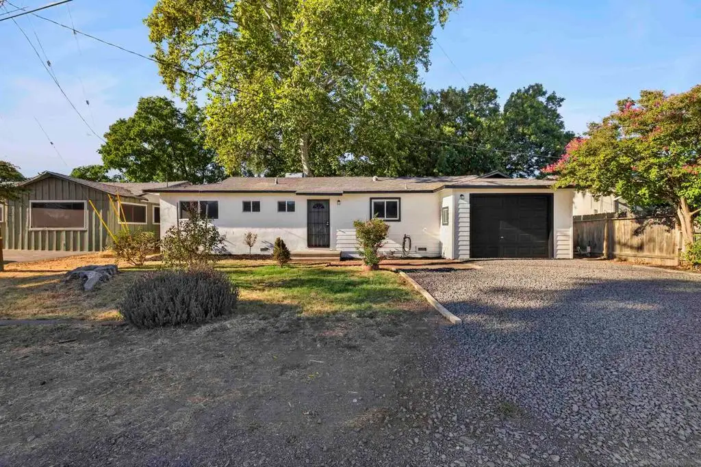 996 E Eaton Rd, Chico, CA 95973 - #1