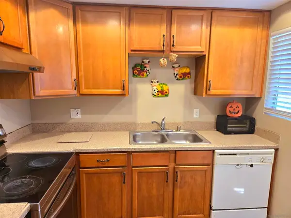 475 N Midway Dr #236, Escondido, CA 92027