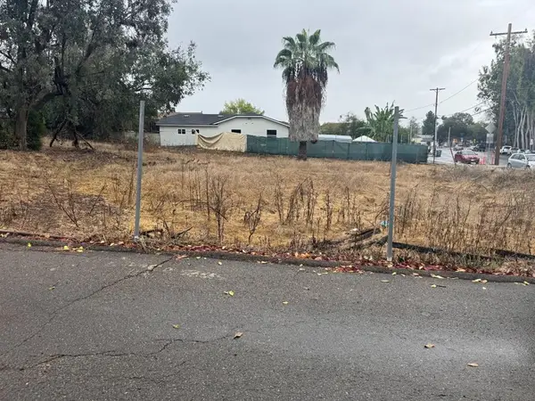 347 W Los Angeles Drive, Vista, CA 92083