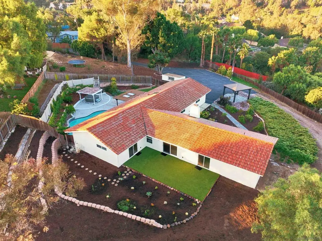 807 Poinsettia Ave, Vista, CA 92081 - #1