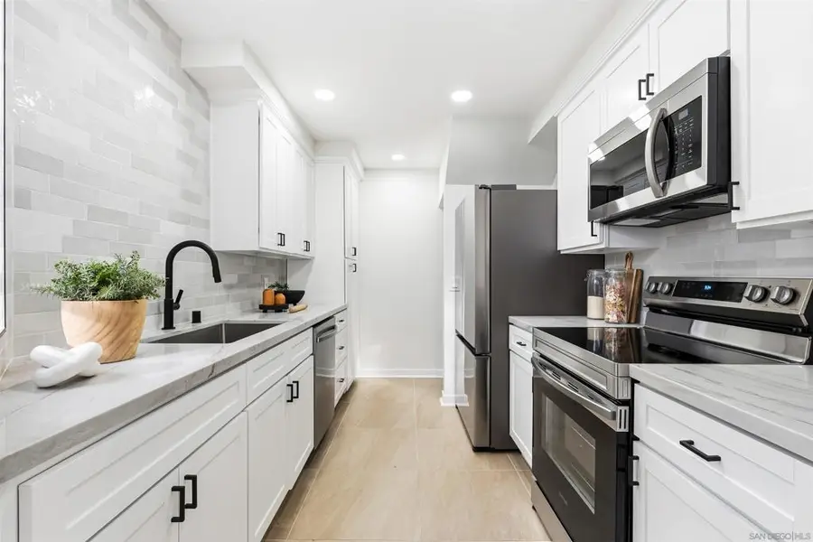 8441 Via Mallorca, La Jolla, CA 92037 - Image #3