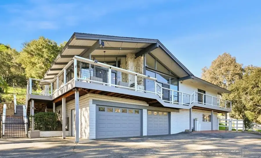 26138 Jesmond Dene Rd, Escondido, CA 92026 - Image #2