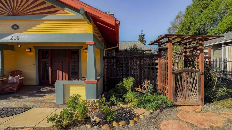 210 E 6th Ave, Escondido, CA 92025 - #2