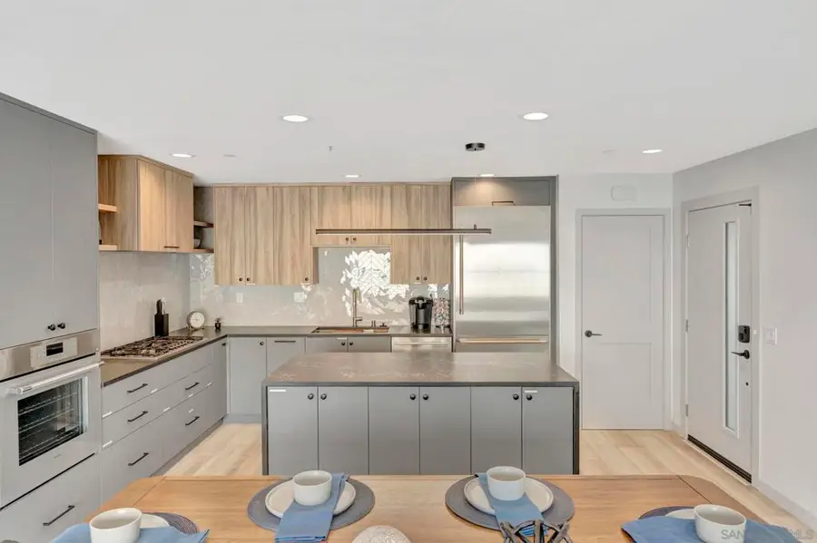 807 Seacoast Dr, Imperial Beach, CA 91932 - Image #2