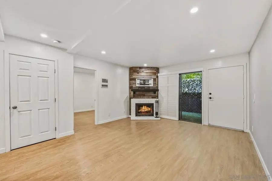 8362 Via Sonoma #c, La Jolla, CA 92037 - Image #3