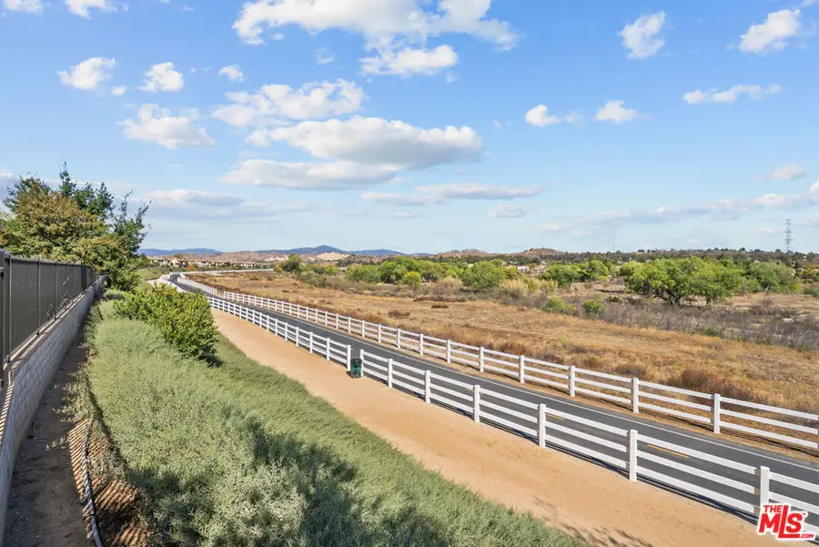 28614 Pietro Drive, Valencia, CA 91354 - #2