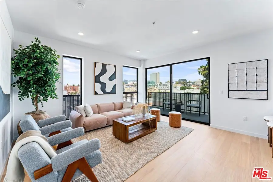 904 S New Hampshire Avenue #310, Los Angeles, CA 90006 - Image #3