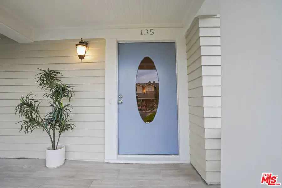 135 S Dillon Street, Los Angeles, CA 90057 - Image #2