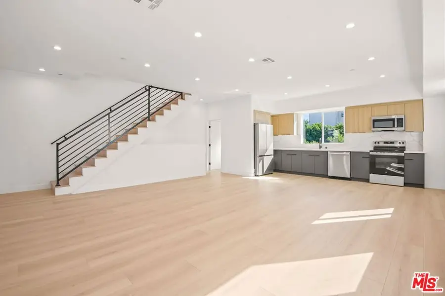 1709 S Burnside Avenue, Los Angeles, CA 90019 - #3