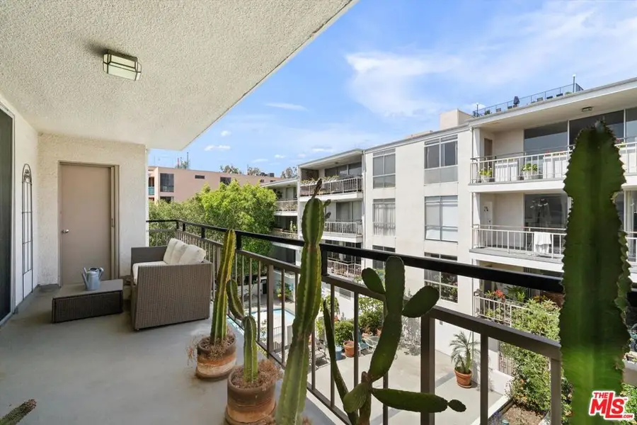 7260 Hillside Avenue #305, Los Angeles, CA 90046 - #2
