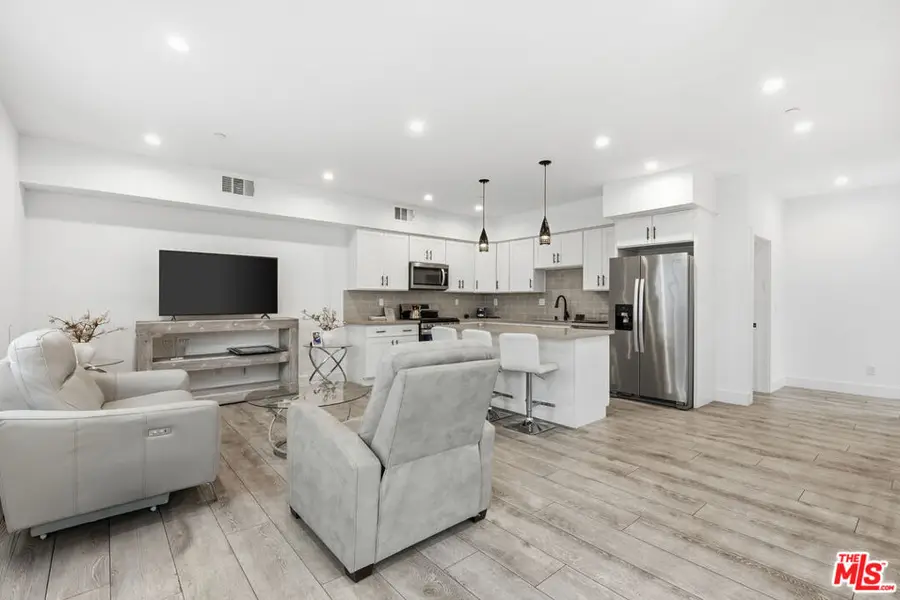 13822 Oxnard Street, Van Nuys, CA 91401 - #3