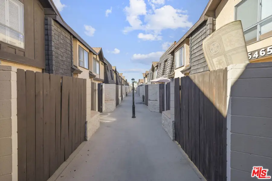 5461 Newcastle Avenue #6, Encino, CA 91316 - #3