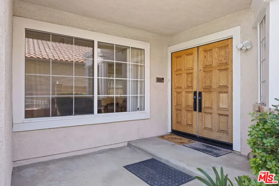 12119 Falcon Crest Way, Porter Ranch, CA 91326 - Image #2