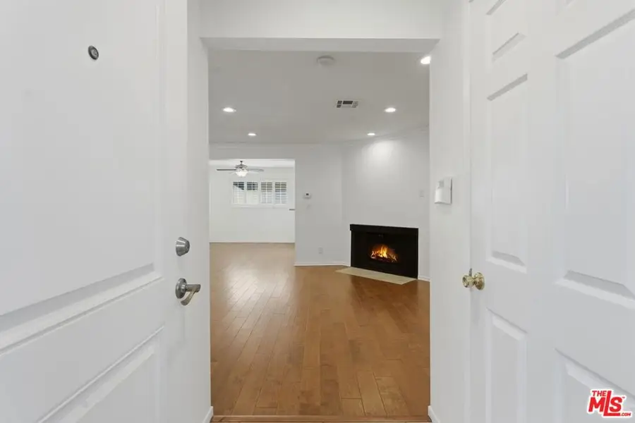 18550 Hatteras Street #45, Tarzana, CA 91356 - #2