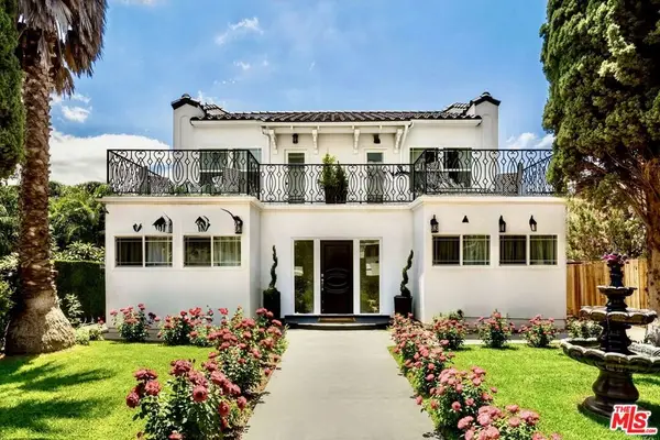 6110 N De Longpre Avenue, Los Angeles, CA 90028