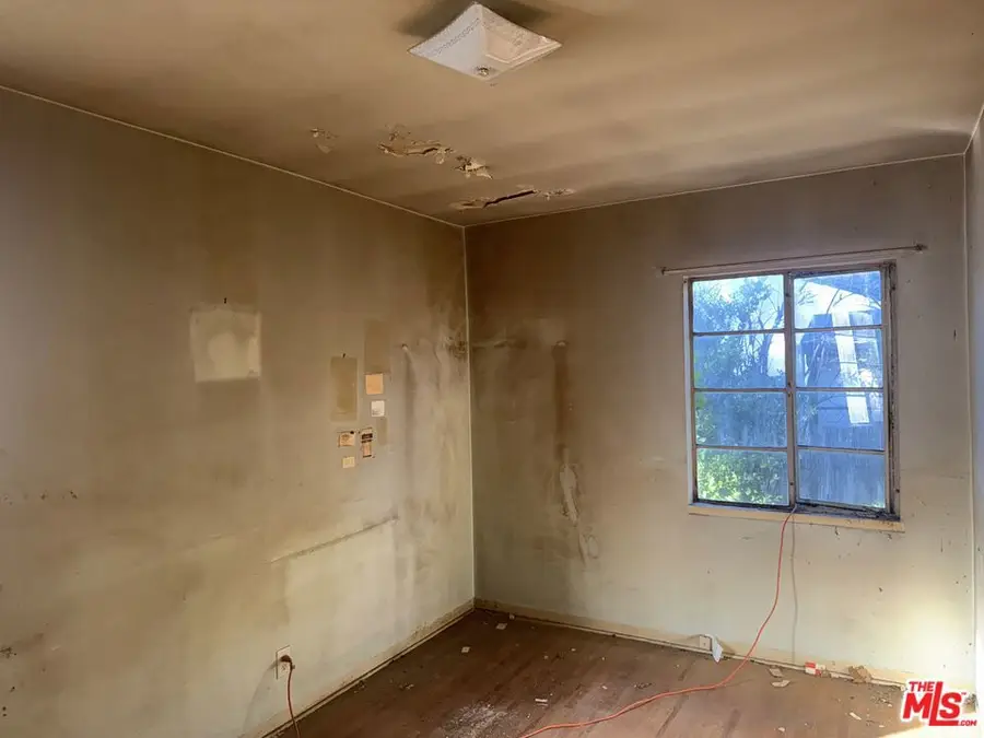 5547 Shoup Avenue, Woodland Hills, CA 91367 - Image #3