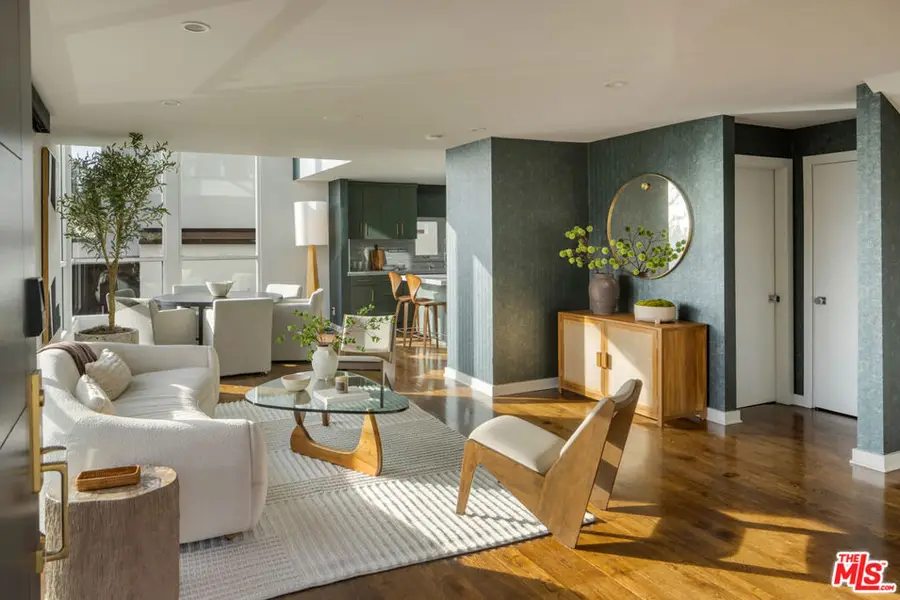 9318 Warbler Way, Los Angeles, CA 90069 - Image #2