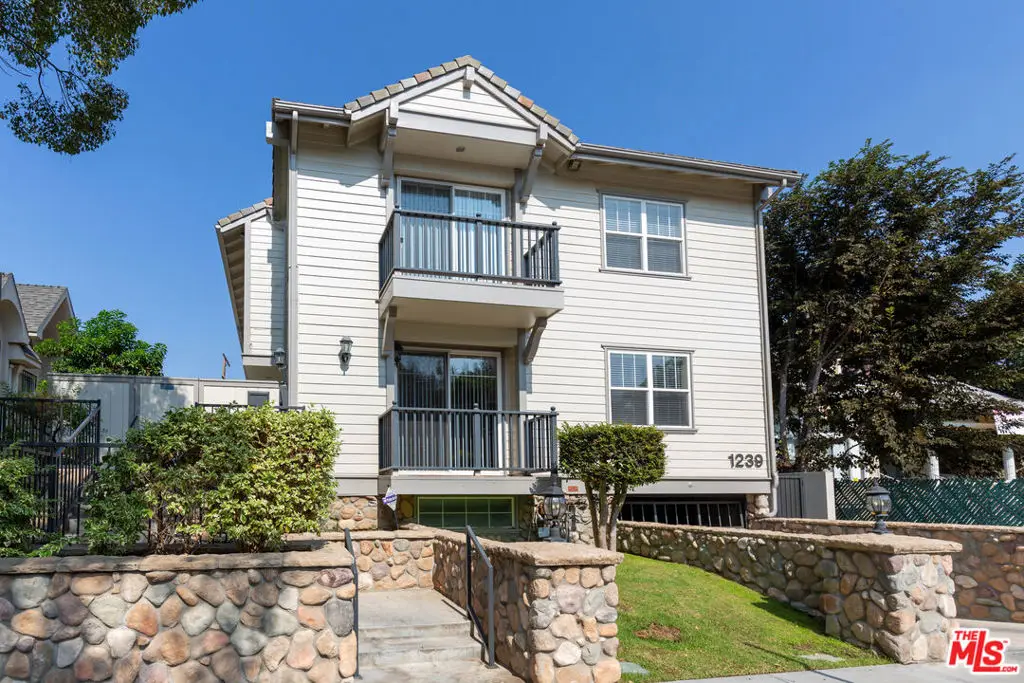 1239 W 30th Street, Los Angeles, CA 90007 - Image #1