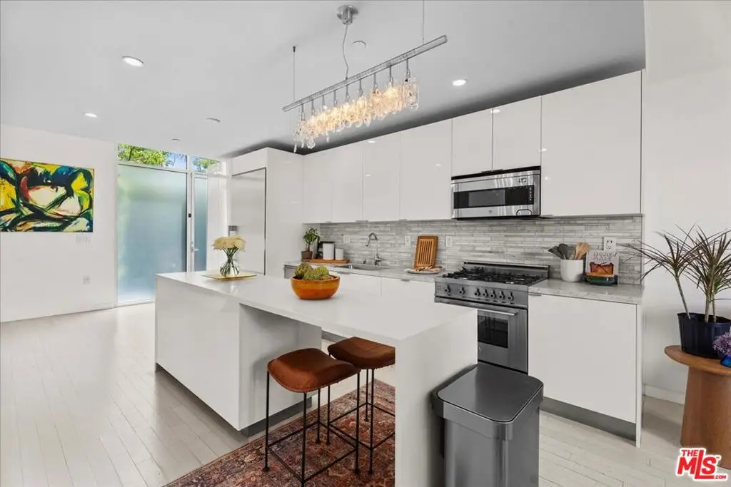 7917 Willoughby Avenue #2, Los Angeles, CA 90046 - #1