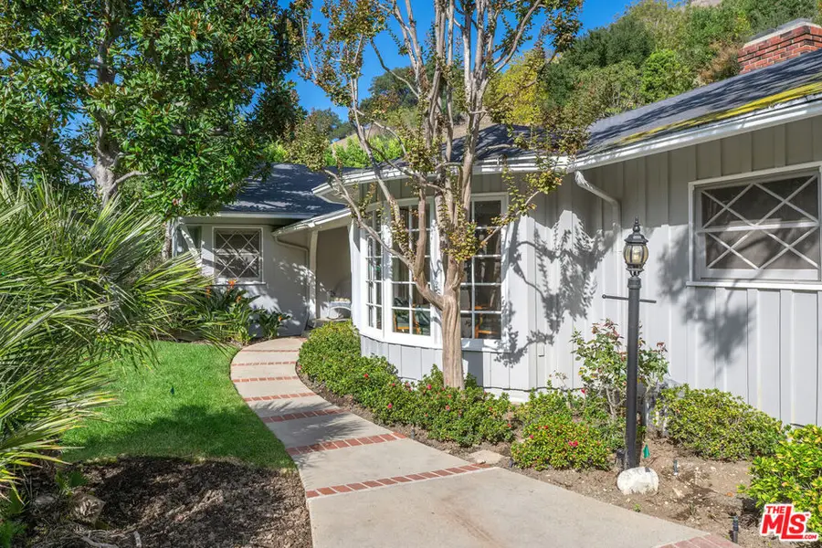 3520 Longridge Avenue, Sherman Oaks, CA 91423 - Image #2