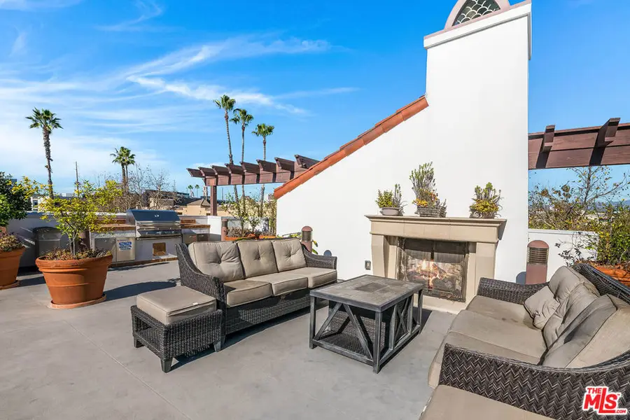 10648 Woodbridge Street #105, Toluca Lake, CA 91602 - Image #3