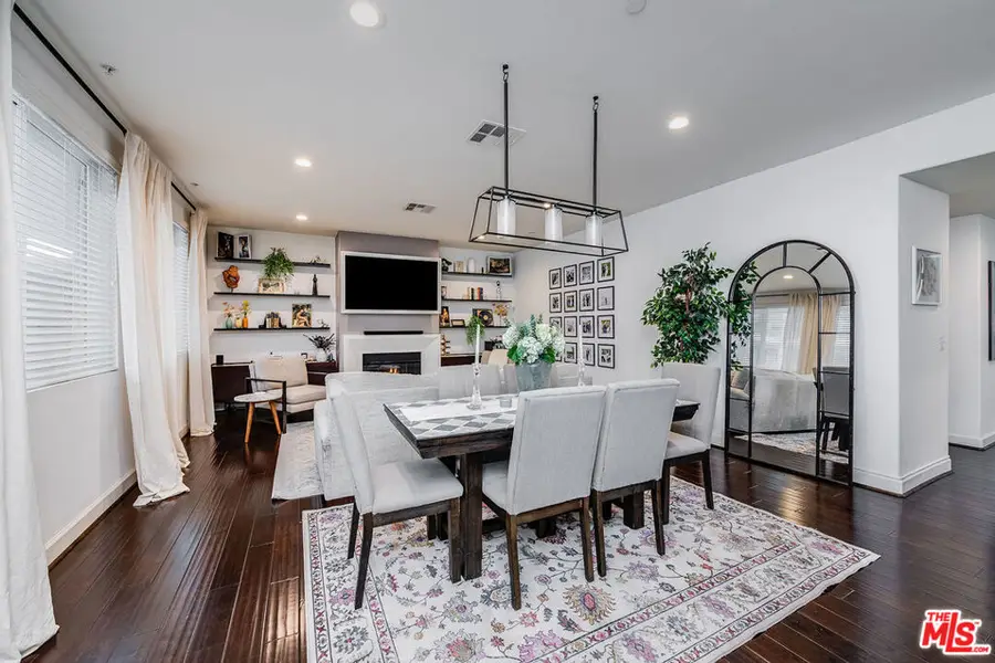 10878 Bloomfield Street #211, Toluca Lake, CA 91602 - Image #3