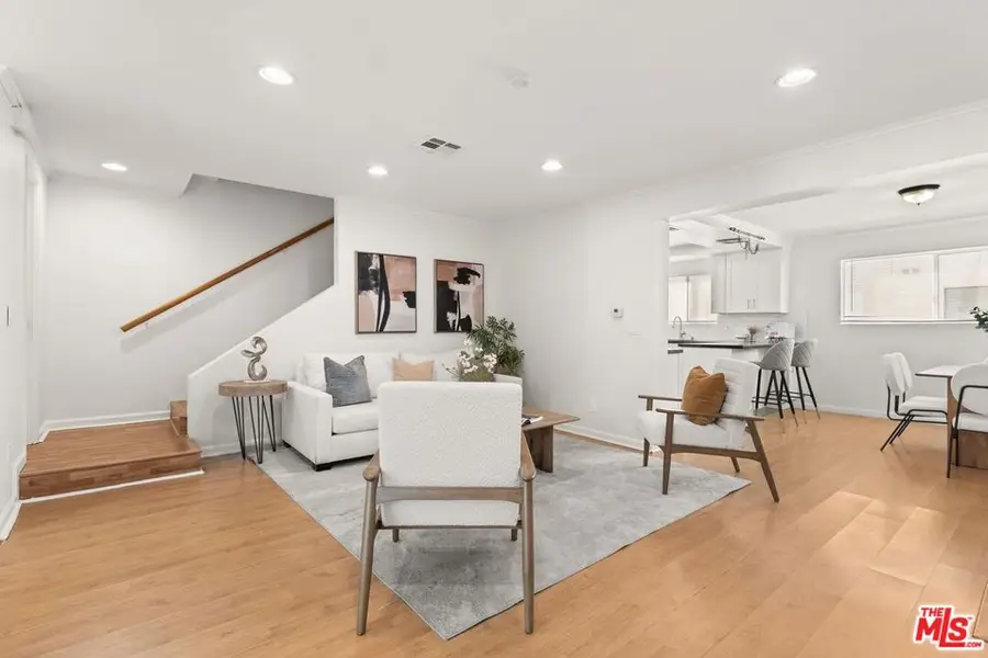 18550 Hatteras Street #14, Tarzana, CA 91356 - #2