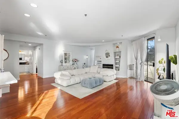 326 Westminster Avenue #304, Los Angeles, CA 90020