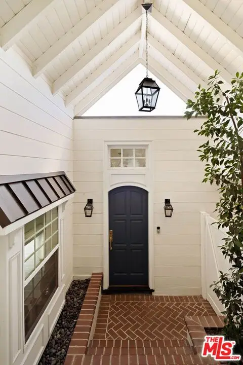 15075 Rayneta Drive, Sherman Oaks, CA 91403 - #3