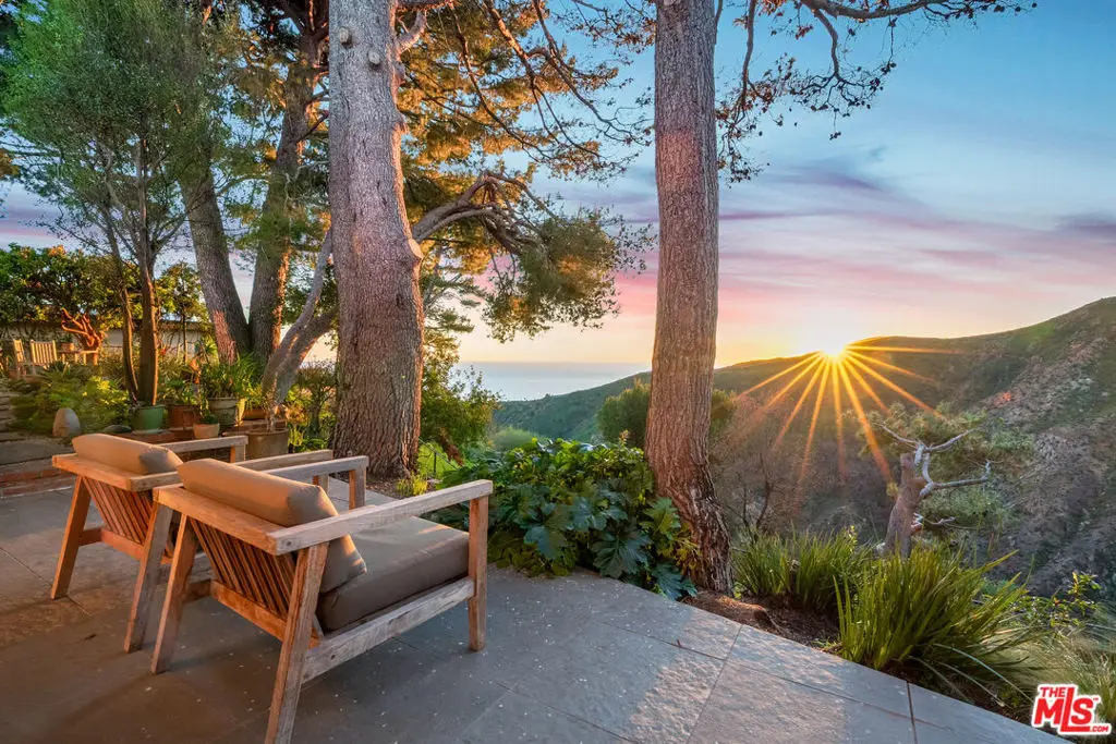 16798 Charmel Lane, Pacific Palisades, CA 90272 - Image #1