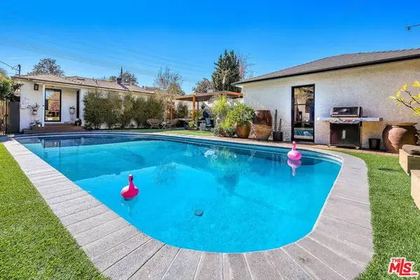 16645 Magnolia Boulevard, Encino, CA 91436