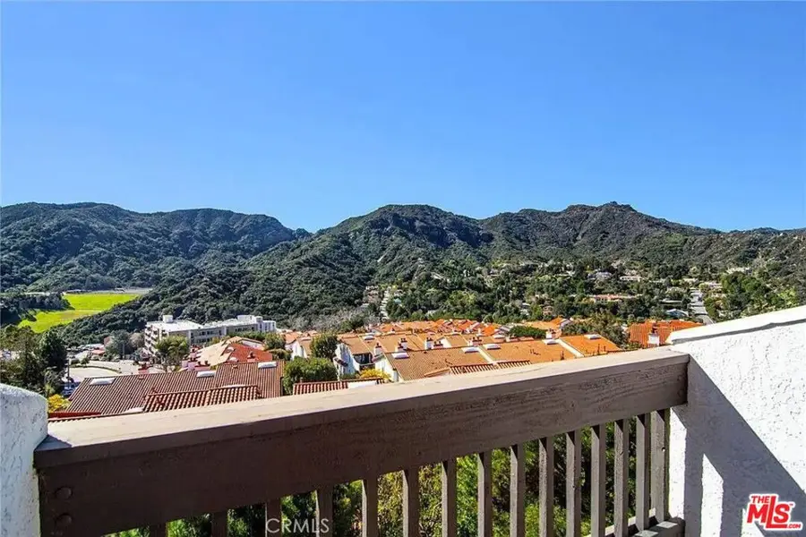 1694 Michael Lane, Pacific Palisades, CA 90272 - Image #2