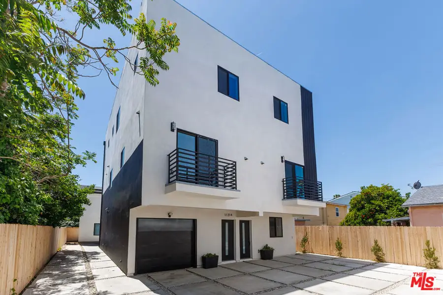 11314 Martha Street, North Hollywood, CA 91601 - Image #2