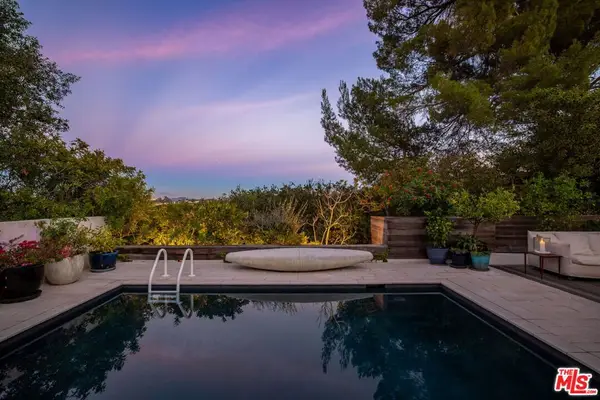 8704 Hollywood Hills Road, Los Angeles, CA 90046