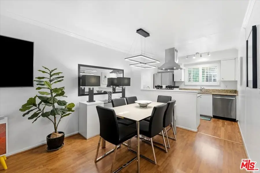 22030 Calvert Street #6, Woodland Hills, CA 91367 - #3