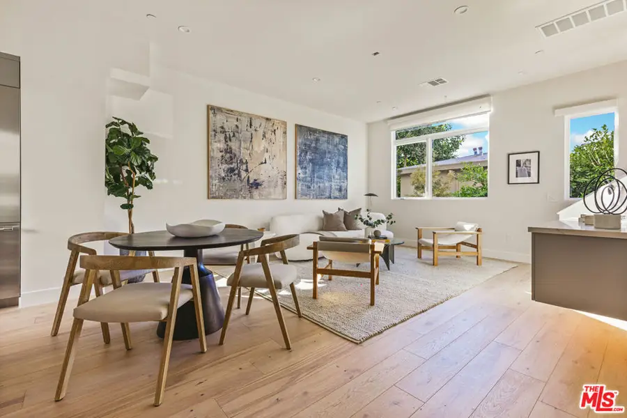 3230 S Barrington Avenue, Los Angeles, CA 90066 - #3