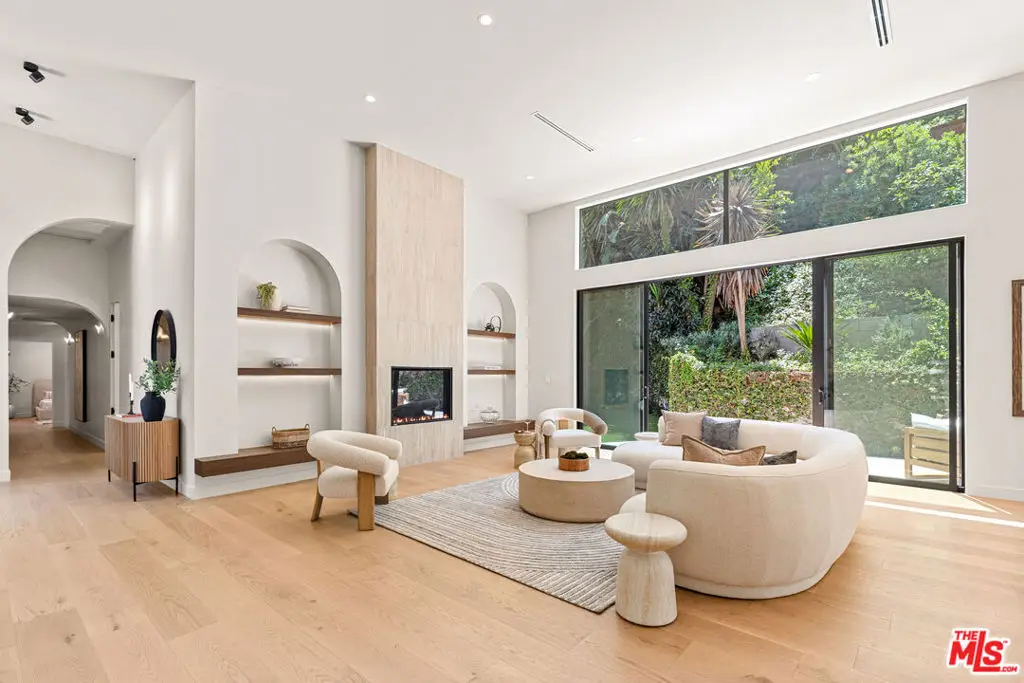 1401 N Bundy Drive, Los Angeles, CA 90049 - Image #1