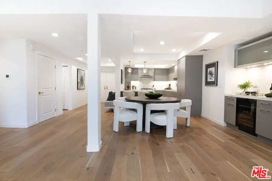 575 S Barrington Avenue #211, Los Angeles, CA 90049 - #3