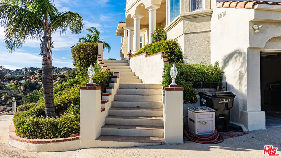 7449 Studio Road, Canoga Park, CA 91304 - #3